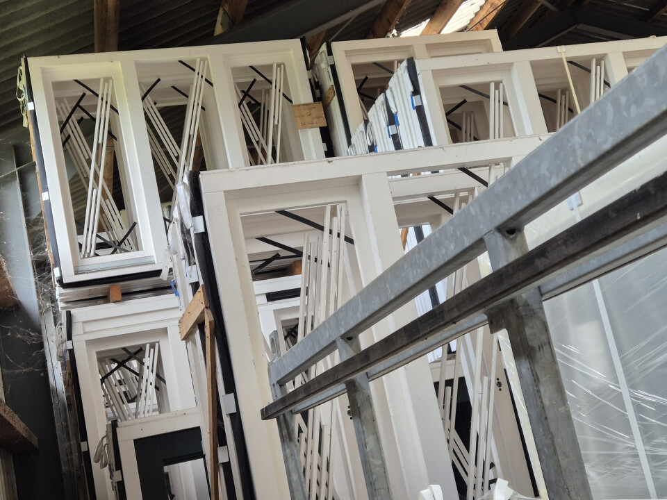 Nieuwe hardhouten Meranti kozijnen, zonder glas - Foto 15