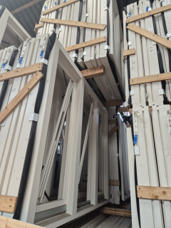 Nieuwe hardhouten Meranti kozijnen, zonder glas - Foto 14