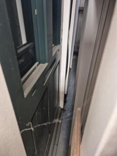 Nieuwe hardhouten Meranti kozijnen, zonder glas - Foto 13