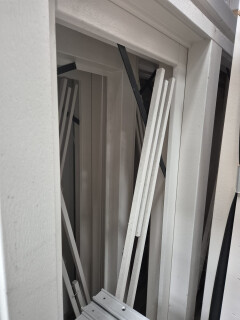 Nieuwe hardhouten Meranti kozijnen, zonder glas - Foto 12