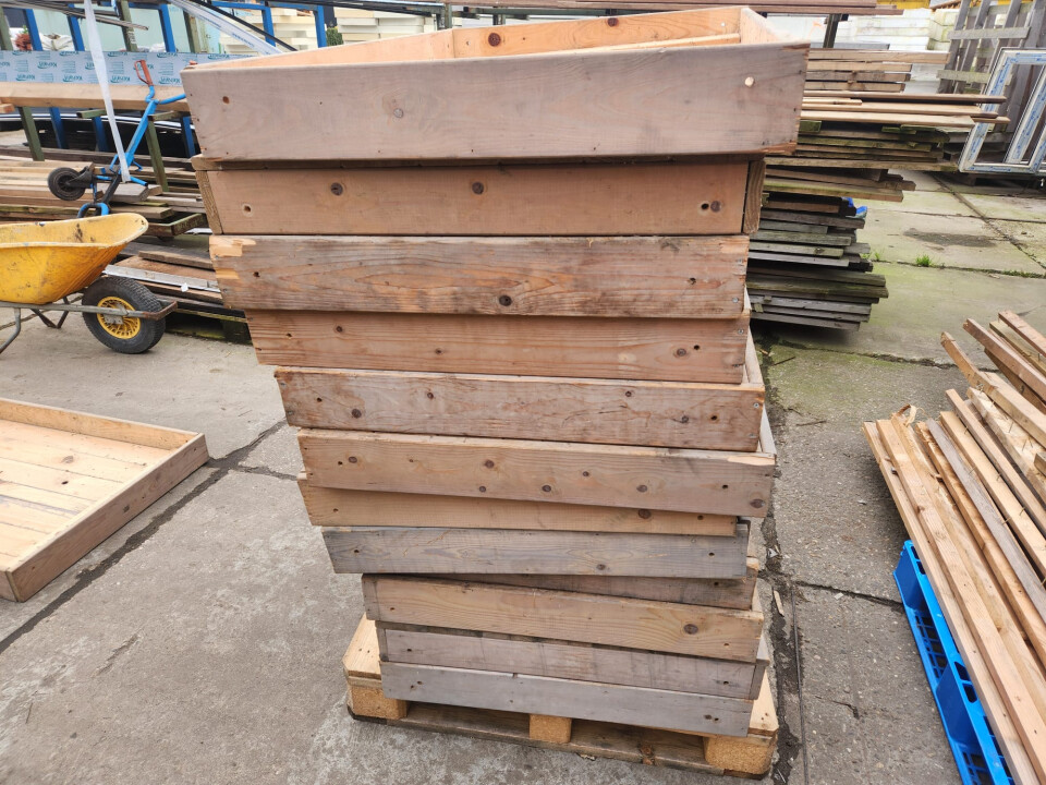 Houten bakken, gemaakt van vlonderplanken - Foto 6