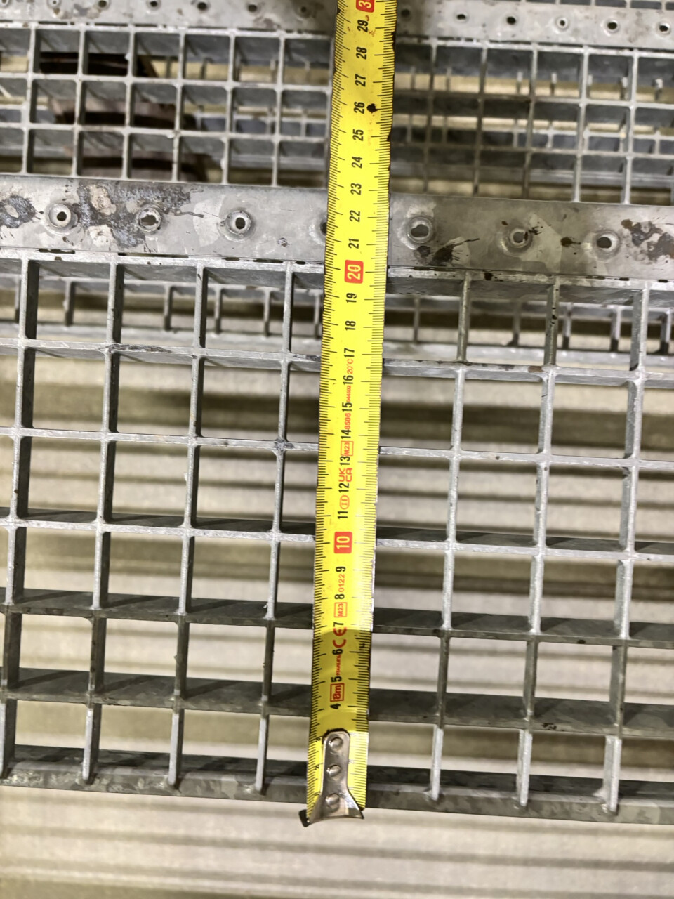 Gegalvaniseerde stalen bordestrap met bordes – 3,20 m hoog - Foto 9