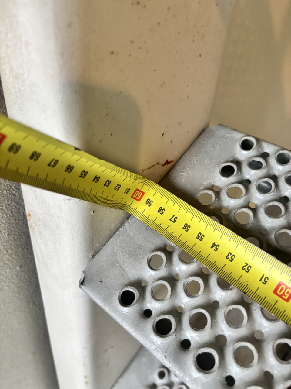 Industriële stalen (steile) trap – H 330 cm / uitval 190 cm - Foto 6