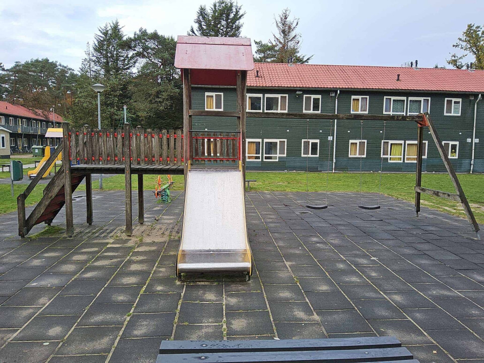 Speelhuisje met glijbaan en schommels - beschikbaar december/januari! - Foto 2