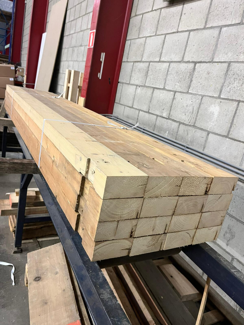 Vurenhouten balken uit circulaire zagerij - Foto 2