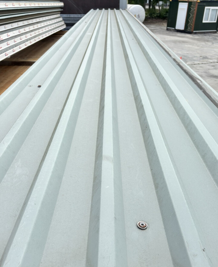 170 m² PIR / PUR sandwichpanelen dak van 915 cm (50/85 mm)