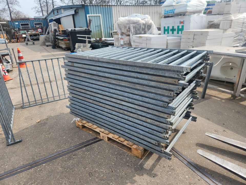 Hekwerk, staanders en eindstukken