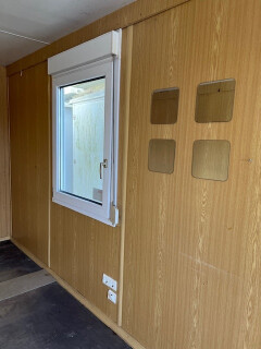 Bouwkeet afsluitbaar met rolluiken - Foto 1