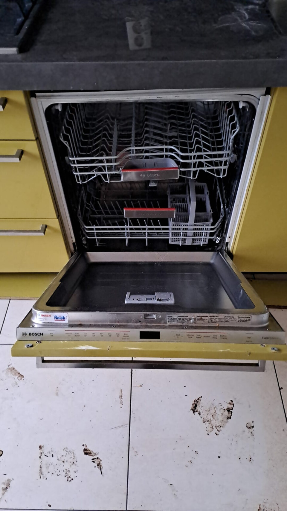 Groene moderne keuken 312cm lang met gasfornuis, afzuigkap en vaatwasser - Foto 2