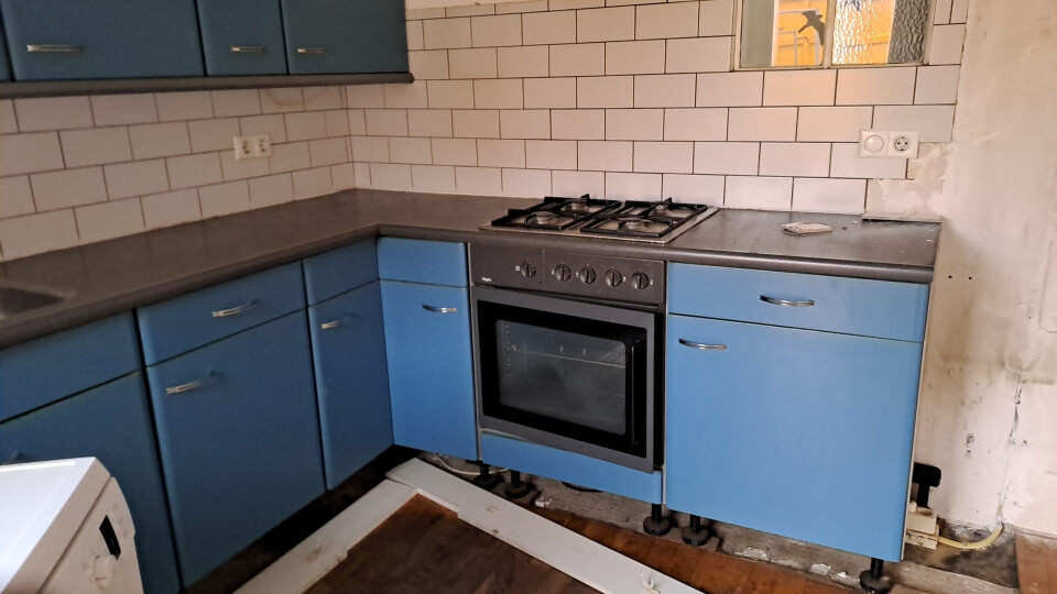 Modern ogende keuken. 294 x 210. Met oven, gasfornuis, afzuigkap en vaatwasser. - Foto 2