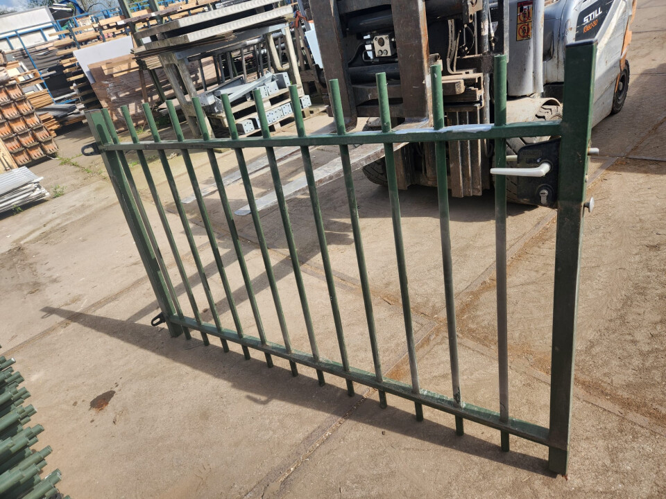 Groen gecoat hekwerk met poort - Foto 3
