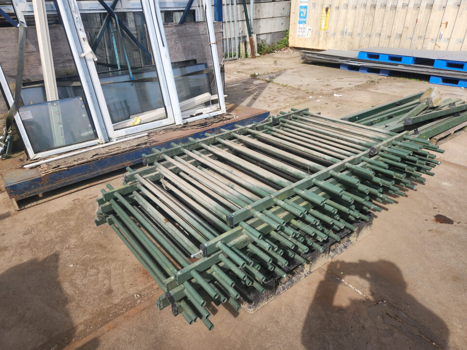 Groen gecoat hekwerk met poort - Foto 4