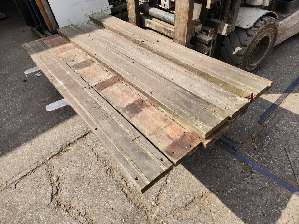 Hardhouten planken met anti-slip 45x185 mm