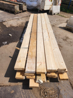 Vuren balken met schroeven - Foto 1