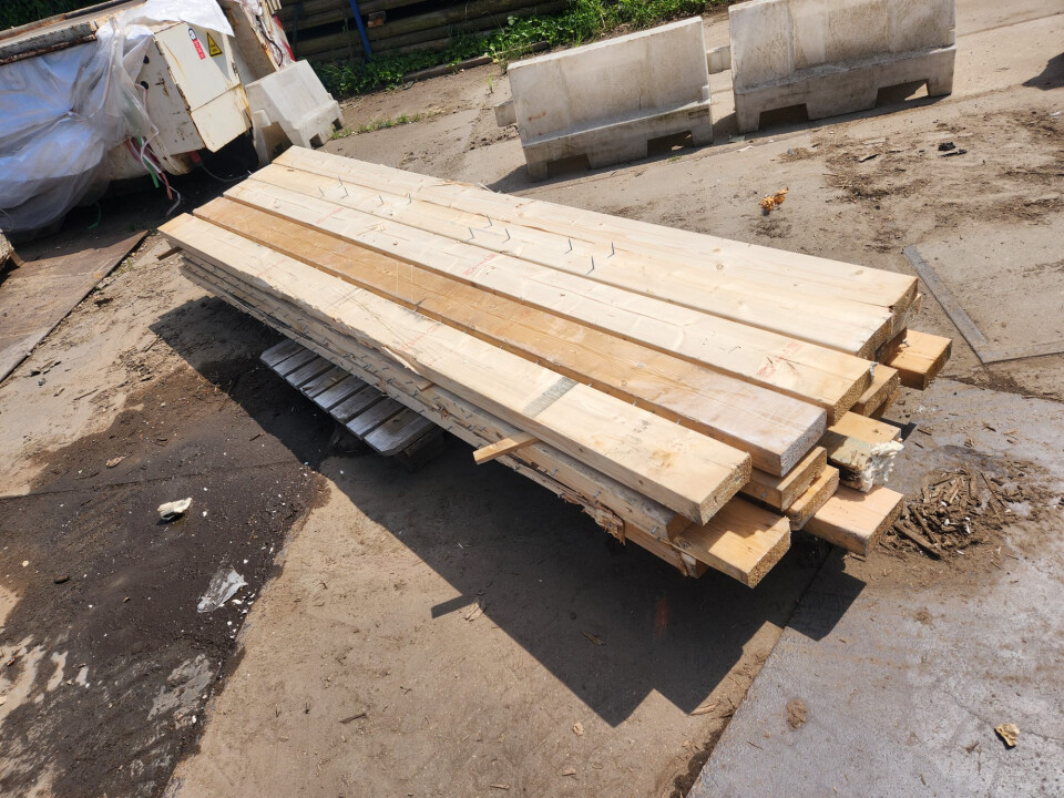 Vuren balken met schroeven - Foto 2