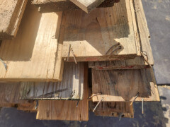 Partij vuren planken met spijkers - Foto 7