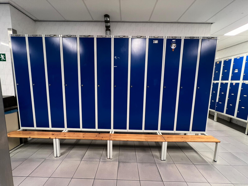 Garderobekast 3-deurs met zitbankje