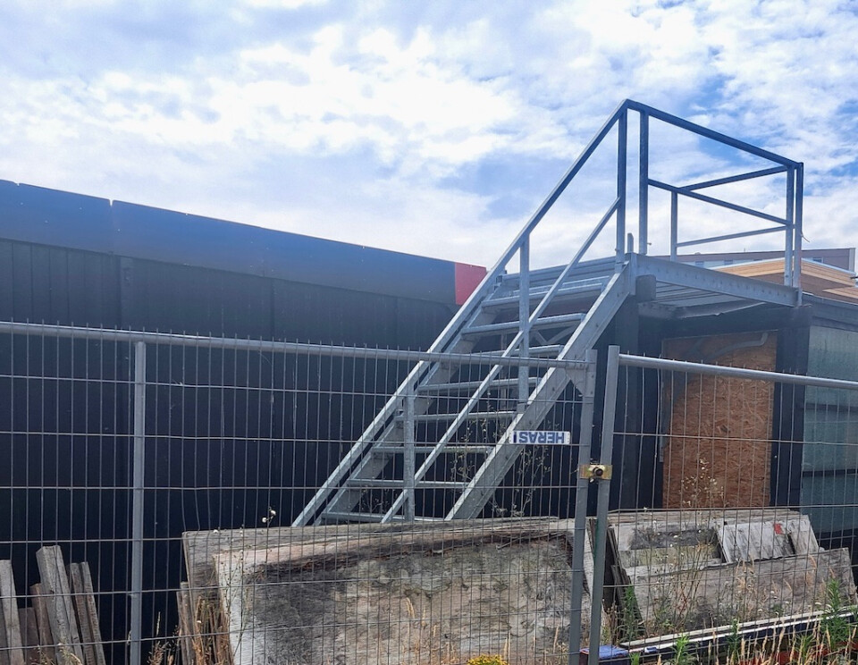 Gegalvaniseerde buitentrappen met bordes - verkocht ovb - Foto 5