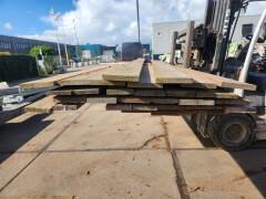Partij vurenhouten planken, ruw - Foto 3