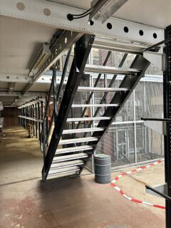 2 stuks SAPA aluminium steektrap 250 cm | dubbele leuning - Foto 3